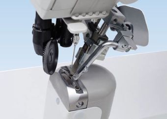 Одноигольная машина с колонковой платформой Durkopp Adler 888-167122-М Одноигольная машина с колонковой платформой Durkopp Adler 888-167122-М