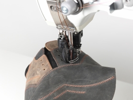 Одноигольная машина с колонковой платформой Durkopp Adler 888-260020 Одноигольная машина с колонковой платформой Durkopp Adler 888-260020